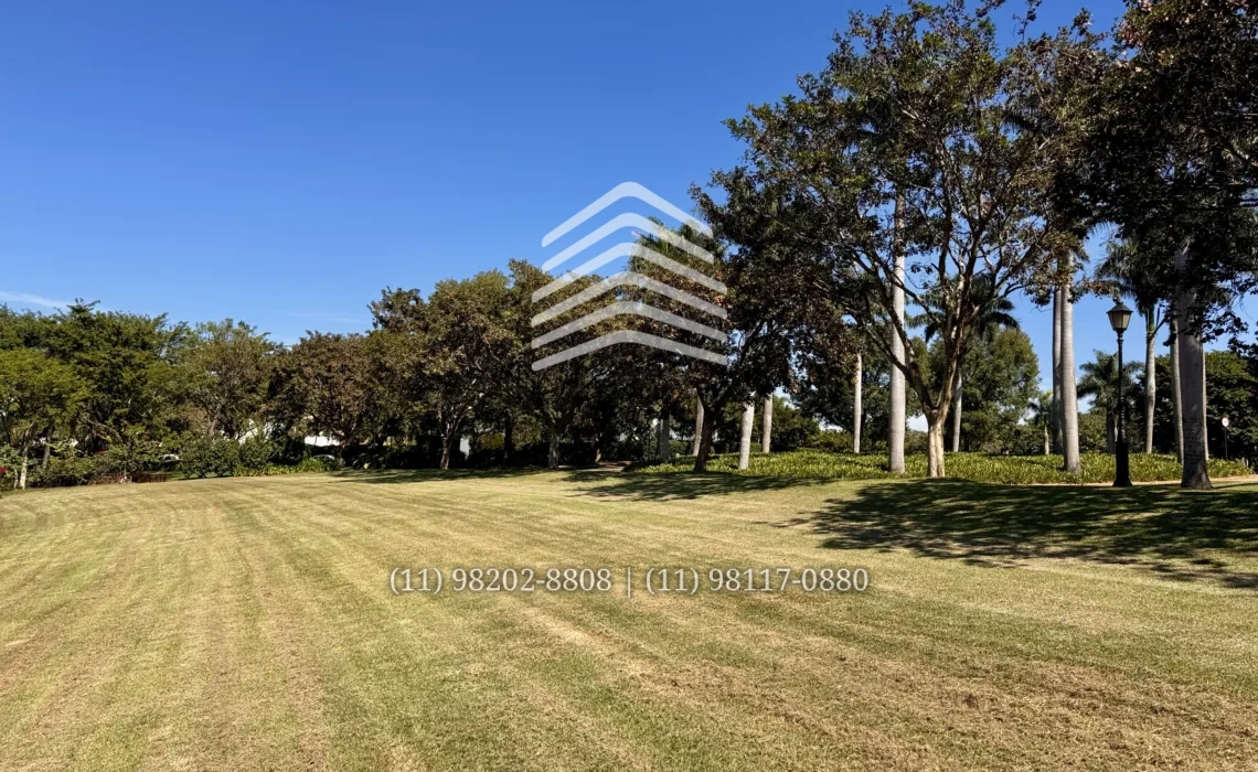 PÓXIMO AOS CLUBES